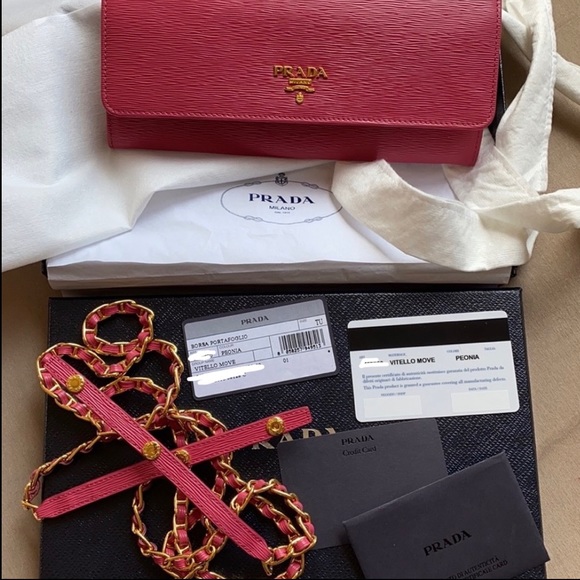 Wallet on Chain Saffiano Leather - Picture 9 of 10